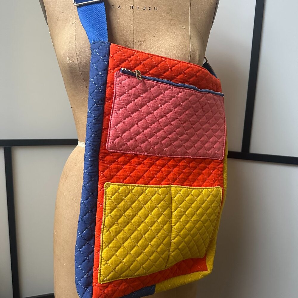 Bando Quilt Laptop Messenger Bag w/ Adjustable Strap, Lots of Pockets & Zippers